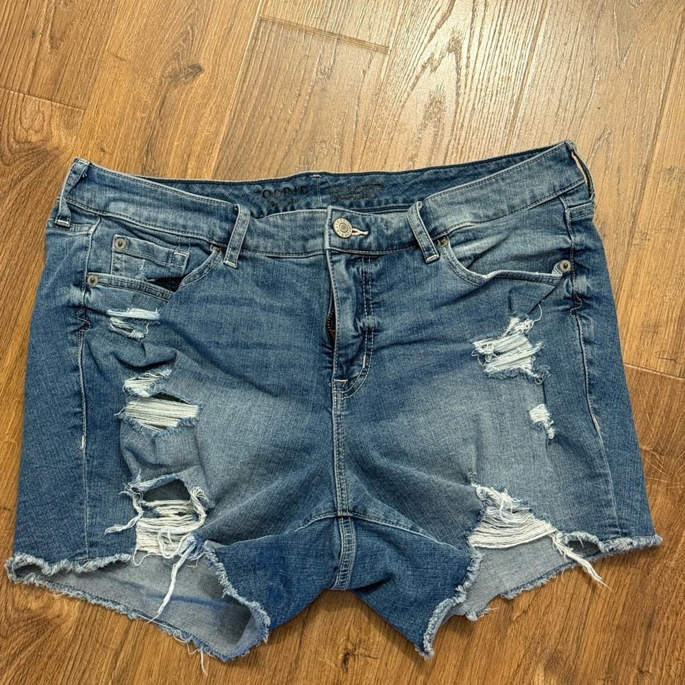 Torrid ripped denim stretch shorts